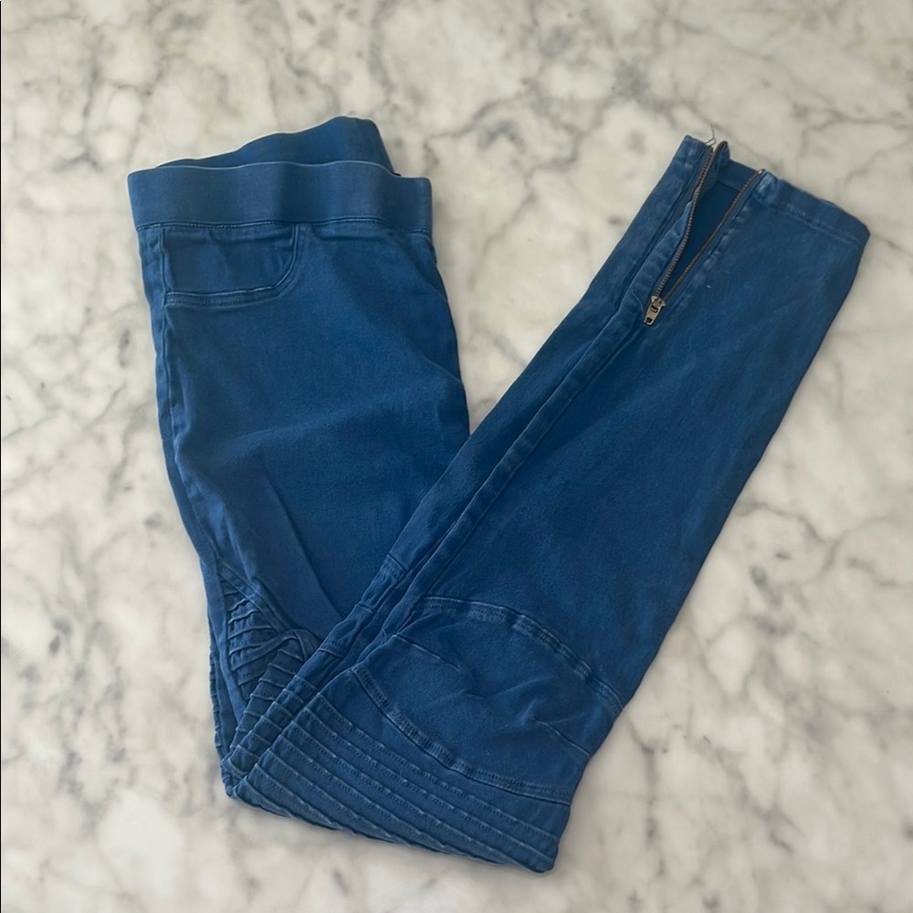 Fashion Nova skinny jean legging with ankle zippers